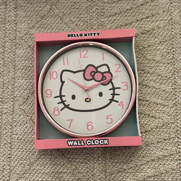 Hello Kitty Clock - Picture 1 of 2
